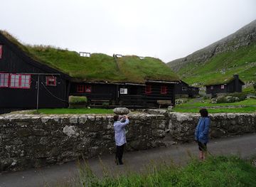 faroe-islands/sandavagur/attraction/roykstovan