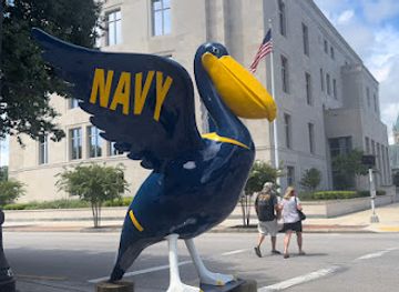 florida/pensacola/attraction/usmc-pelican