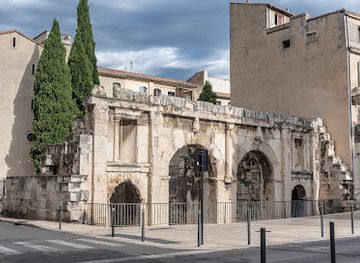 france/nimes/attraction/porte-d-auguste