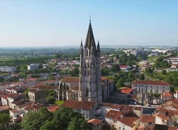 france/poitou-charentes/attraction/basilique-saint-eutrope-de-saintes