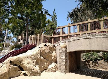 california/laguna-beach/attraction/dinosaur-park