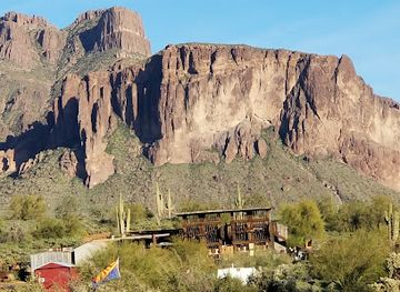 arizona/apache-county/attraction/superstition-mountain-lost-dutchman-museum