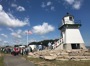 ohio/firelands/attraction/port-clinton-lighthouse