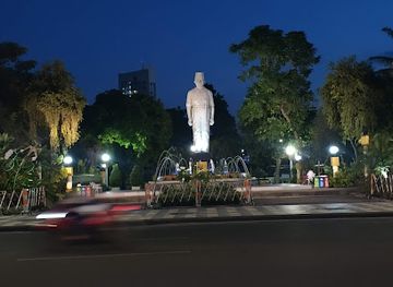 indonesia/surabaya/tunjungan/attraction/statue-of-gubernur-suryo