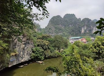vietnam/red-river-delta/attraction/trang-an-ancient-temple