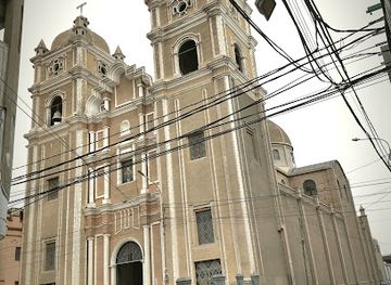 peru/chiclayo-region/attraction/basilica-san-antonio-de-padua