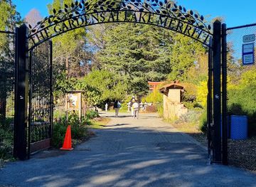 california/bay-area/attraction/the-gardens-at-lake-merritt