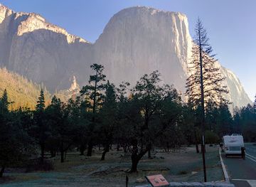 california/yosemite/attraction/bridalveil-creek
