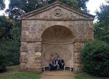 united-kingdom/buckinghamshire/landmark/pebble-alcove