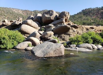 california/sequoia-national-park/attraction/slick-rock-recreation-area