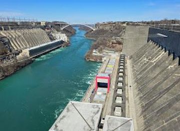 new-york/buffalo/attraction/niagara-power-vista-visitors-center