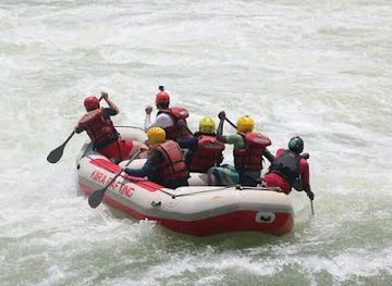 uganda/eastern-region/attraction/kiira-rafting-and-tubing-adventure