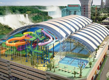 canada/niagara-falls/fallsview/attraction/fallsview-indoor-waterpark