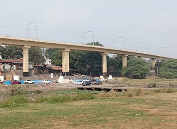 india/pune/attraction/pigeons-feeding-place