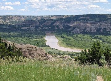 north-dakota/lake-sakakawea/attraction/river-bend-overlook-trail