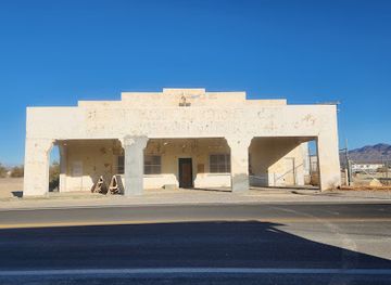 nevada/ash-meadows-national-wildlife-refuge/attraction/death-valley-junction-garage