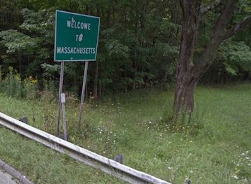 massachusetts/mount-greylock-state-reservation/attraction/welcome-to-massachusetts-signage