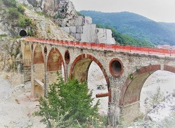 italy/pisa/attraction/galleria-ponti-di-vara