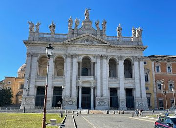 italy/sannio/attraction/via-sannio-flea-market