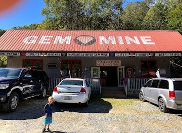 north-carolina/nantahala-national-forest/attraction/nantahala-river-gem-mine