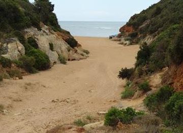 portugal/faro/attraction/praia-do-barranco