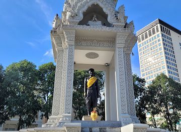 cambodia/kampong-speu/attraction/yeay-penh-statue