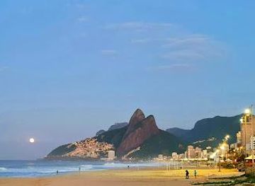 brazil/rio-de-janeiro/attraction/av-vieira-souto-ipanema