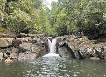 sri-lanka/unawatuna/attraction/polgampola-waterfall-thambadola-ella