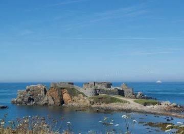 guernsey/st-anne/attraction/clonque-bay-beach