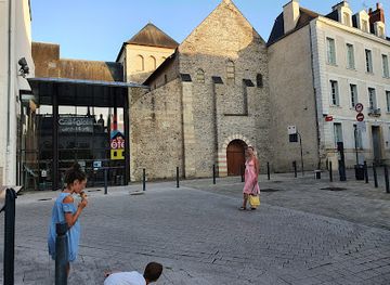 france/angers/attraction/collegiale-saint-martin