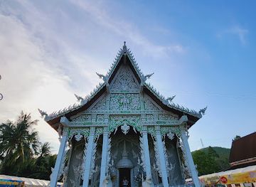 thailand/chumphon/attraction/wat-tham-sanook
