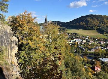 czechia/bohemian-paradise/attraction/the-ruin-of-the-rock-castle-vranov