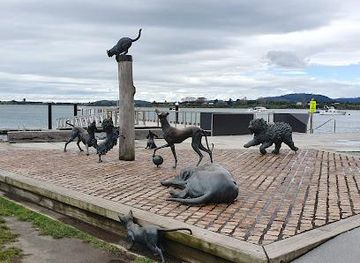 new-zealand/tauranga/attraction/hairy-maclary-and-friends-sculpture