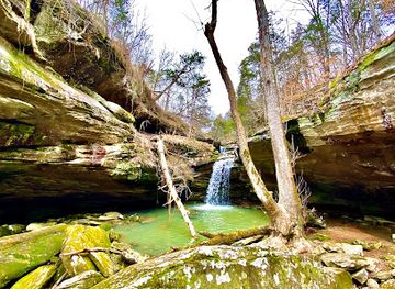 illinois/illinois-ozarks/attraction/camp-ondessonk
