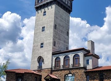 massachusetts/the-islands/attraction/king-philip-s-cave