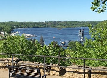 minnesota/red-river-valley/attraction/teddy-bear-park