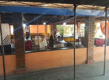 sri-lanka/minneriya-national-park/attraction/batik-fair-by-kottegoda