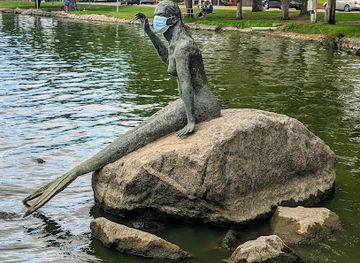 minnesota/red-river-valley/attraction/fountain-lake-mermaid