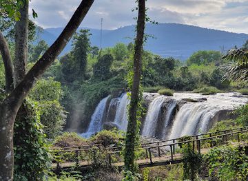 vietnam/central-highlands/attraction/waterfall-h-ly-song-hinh