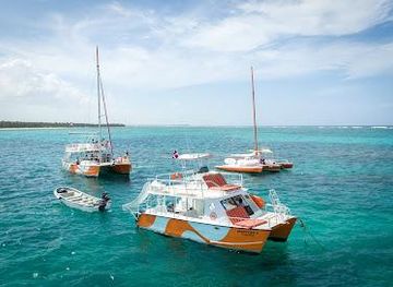 dominican-republic/bavaro/attraction/happy-fish-catamarans