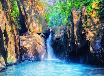 sri-lanka/kegalle-district/attraction/budumaloka-waterfall