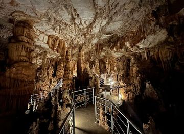 greece/attica/attraction/koutouki-cave-of-peania