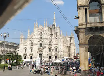 City Sightseeing Milan Bus Stop