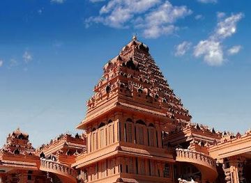 india/delhi/attraction/chattarpur-mandir