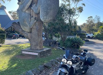 australia/mid-north-coast/attraction/the-big-koala-family