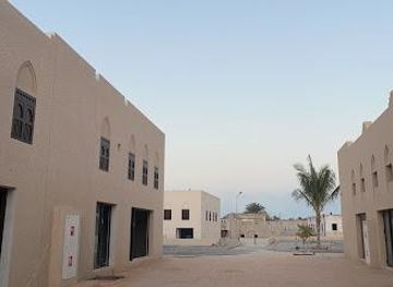 oman/salalah/attraction/souq-shati-al-hafa