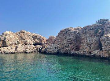 greece/paros/attraction/pirate-s-cave