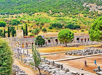 turkiye/aegean-region/attraction/ancient-greek-agora