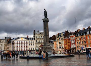 france/lille/wazemmes/attraction/colonne-de-la-deesse
