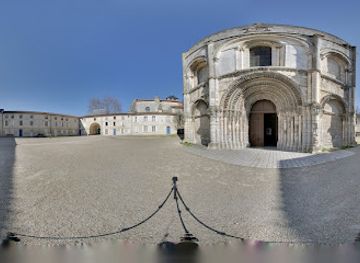 france/poitou-charentes/attraction/abbey-to-the-ladies-of-saintes